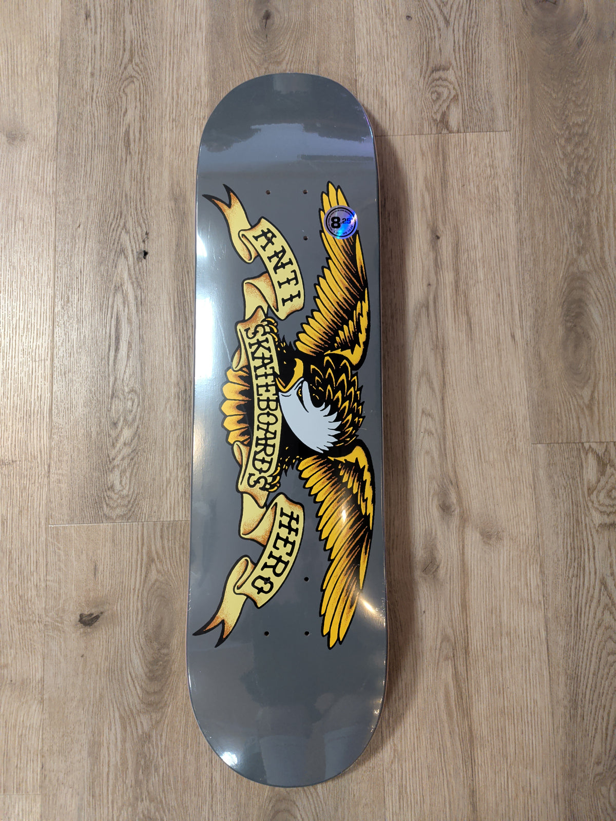 Anti Hero Team Classic Eagle 8.25