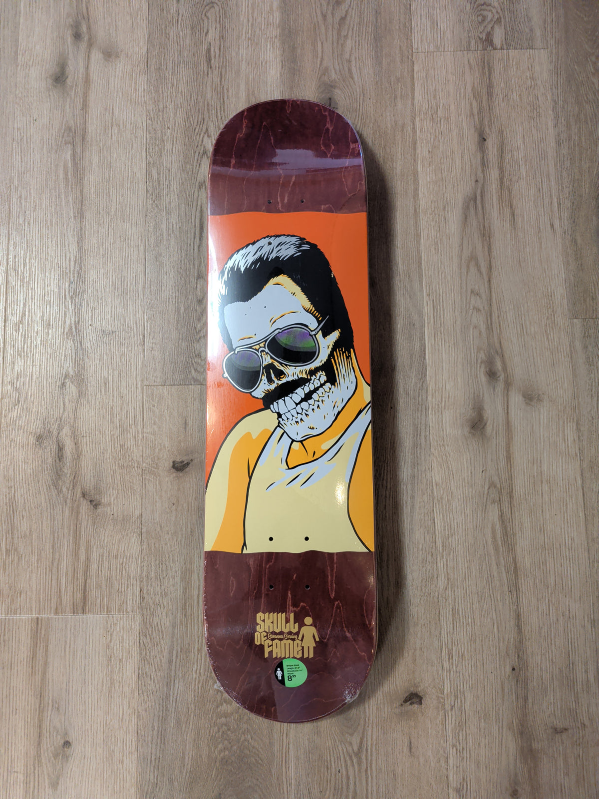Girl Geering Skull Of Fame 8.0
